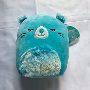 NWT Bara the Blue Beaver 8 inch Squishmallow